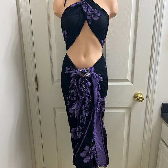 Purple & Black Hibiscus Halter Top and Sarong - Picture 2 of 6